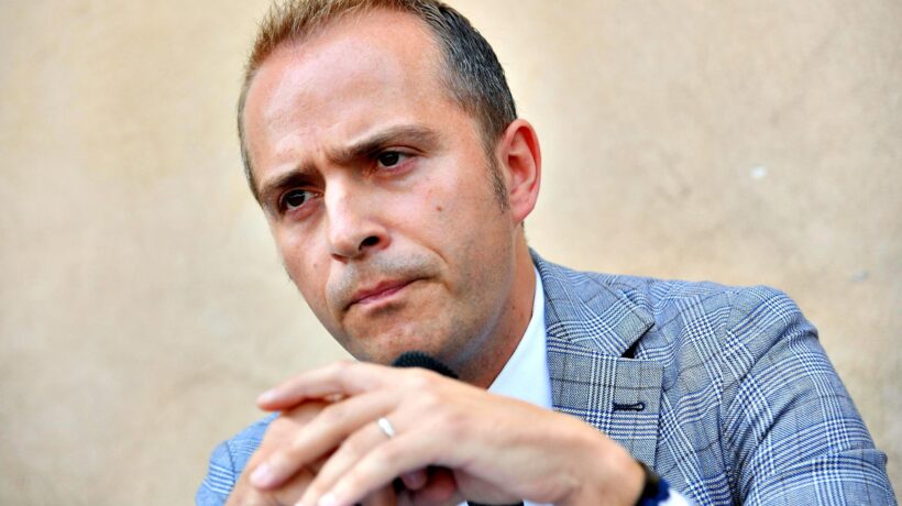 M5s chiede fondi per il «suo» teatro