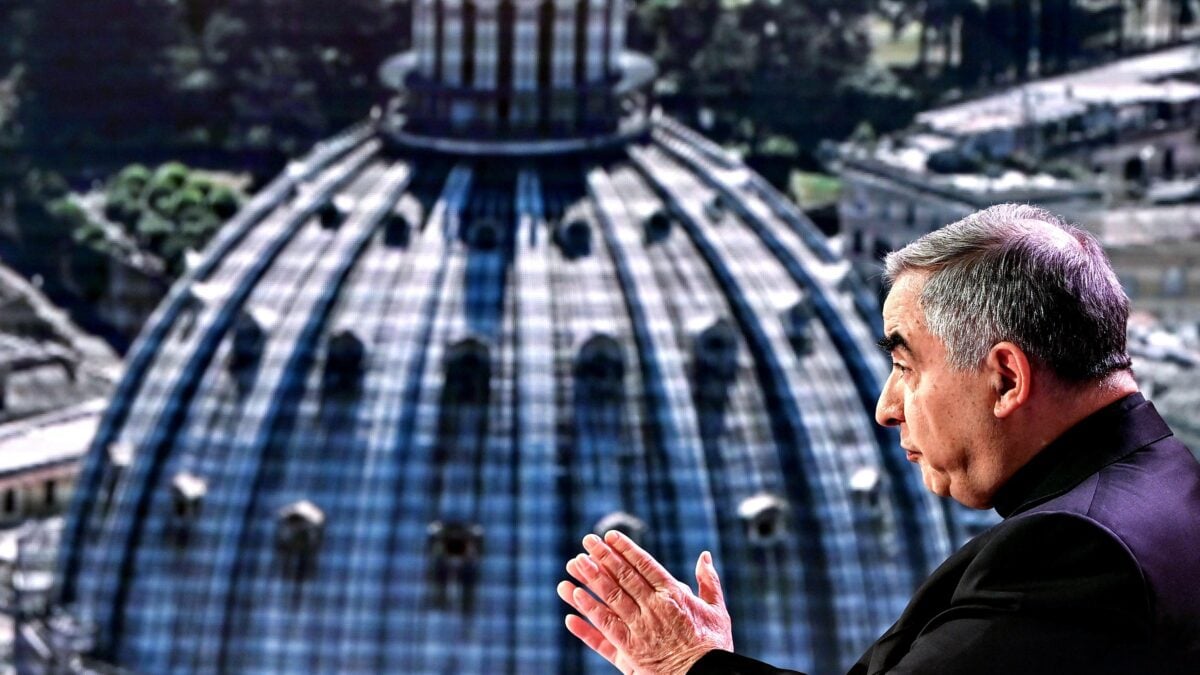 Becciu resta nel suo super attico