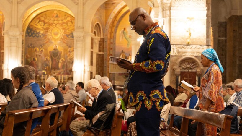 Perseguitati ma sempre testimoni. I cattolici in Francia non mollano la fede