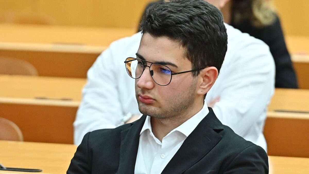 Uccise suo papà in difesa della madre. Giovane condannato a sei anni e due mesi