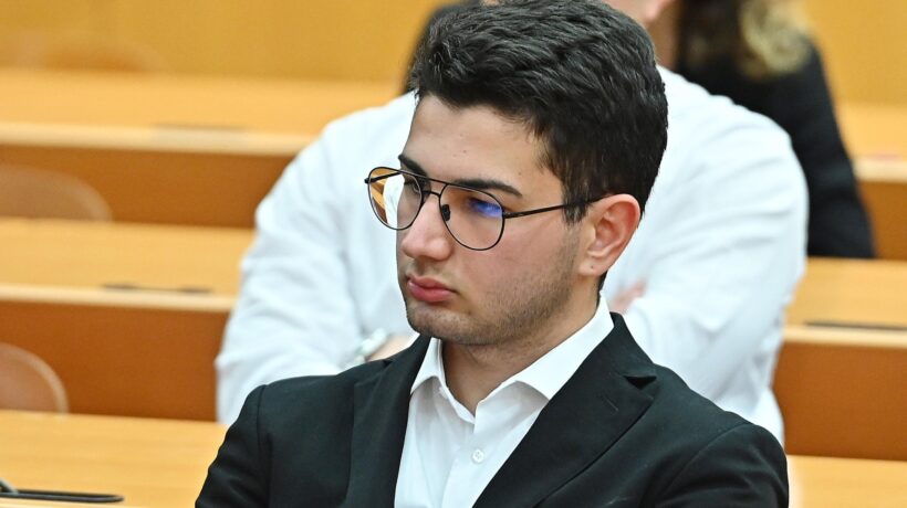 Uccise suo papà in difesa della madre. Giovane condannato a sei anni e due mesi