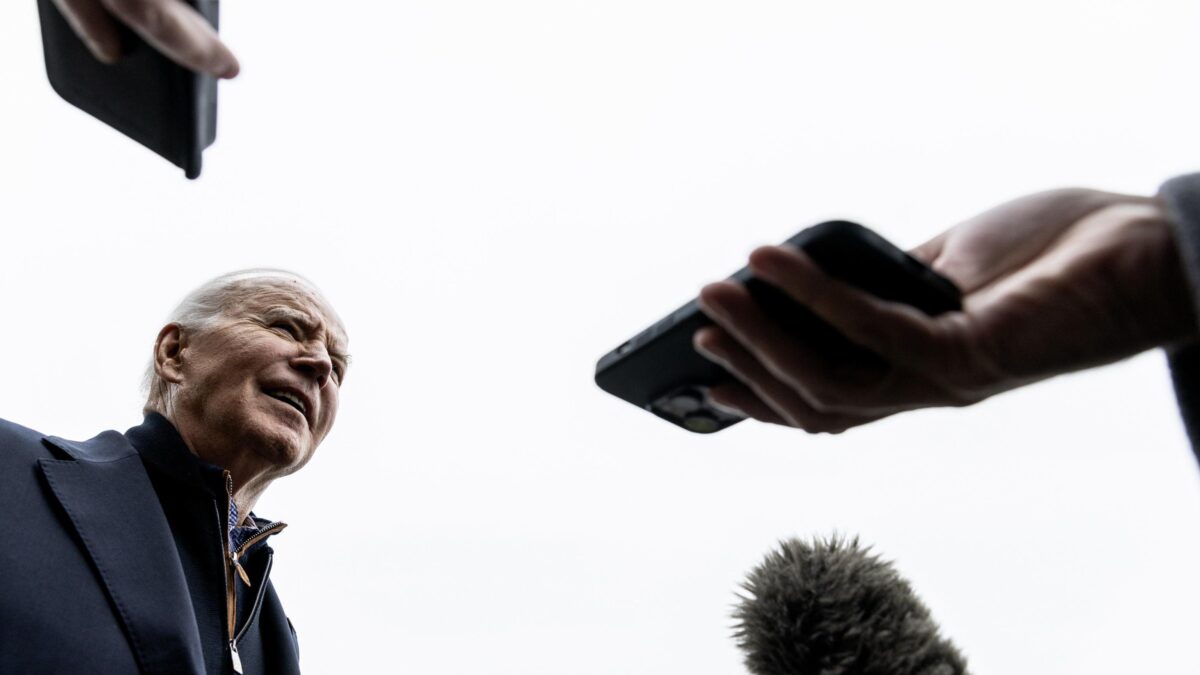 Washington cambia le priorità a Kiev: «Adesso l’importante è solo difendersi»