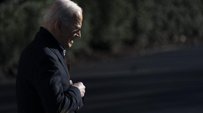 I messicani premono ai confini Usa. Biden: «Regolarizzare i clandestini»