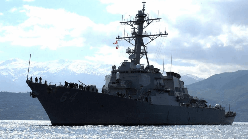 Nave da guerra Usa attaccata nel Mar Rosso