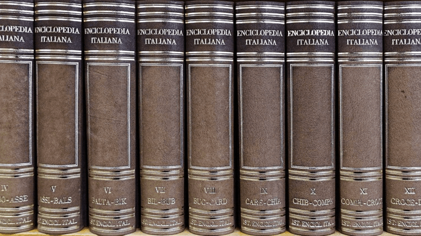 Resa della Treccani alla propaganda: «Femminicidio» parola dell’anno