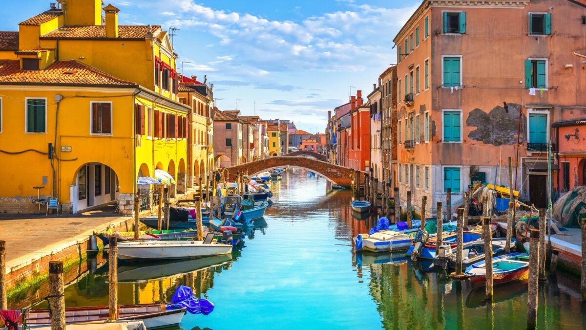 Il fascino pittorico delle città che vivono sull’acqua