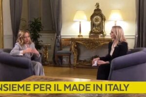 Giorgia Meloni al Tg Poste: bilancio di un anno di governo e le sfide dell’Italia