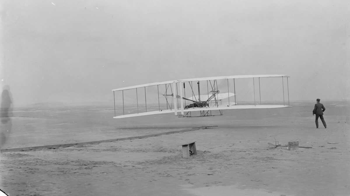 120 anni fa i fratelli Wright fecero decollare il primo aereo