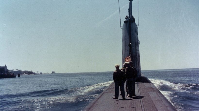 Il Nautilus durante la prima sortita nel 1955 (US Navy Archives)