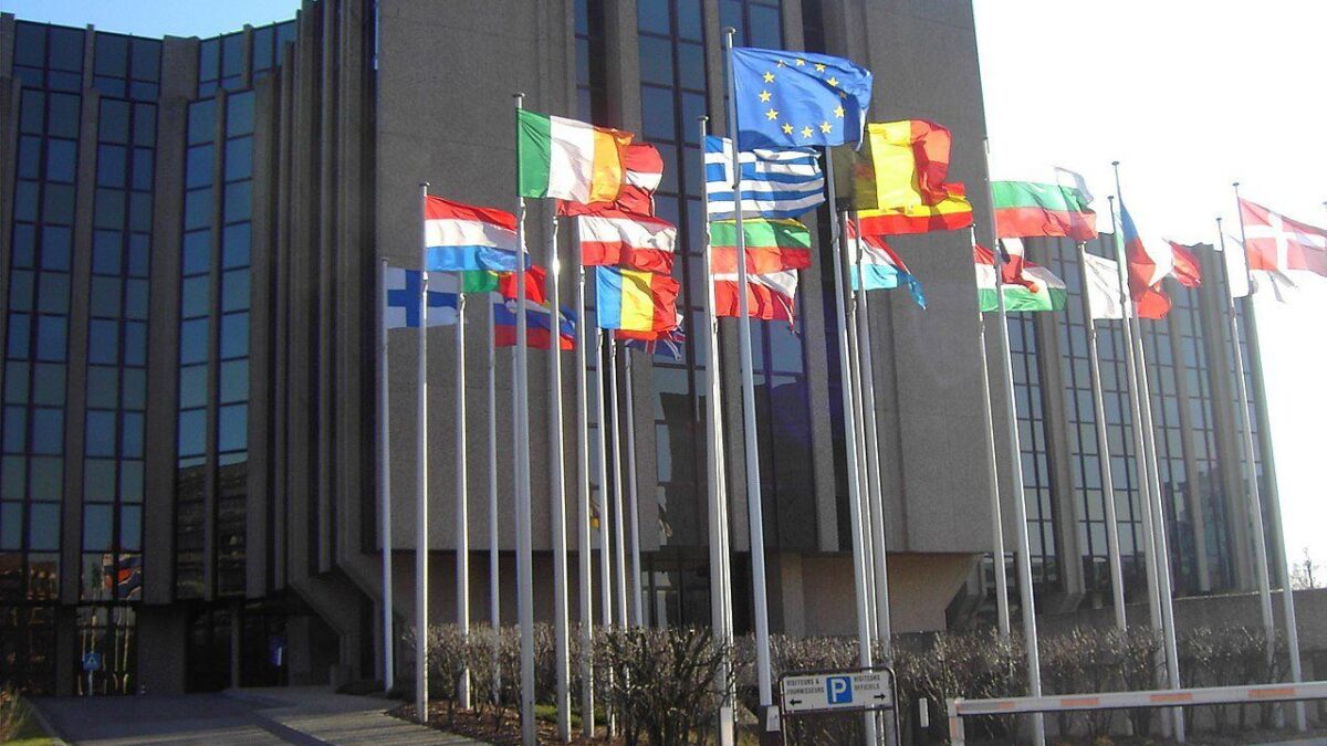 Bagno di realtà pure per l’Europa: «Ridurre le emissioni è un’impresa»