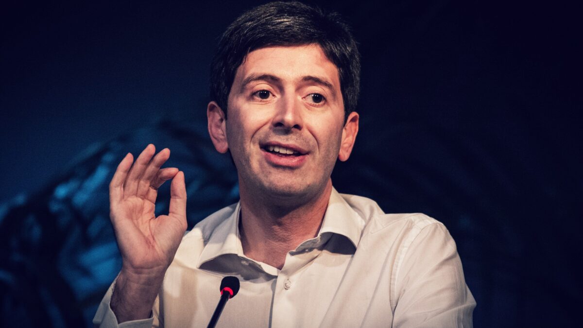 A Speranza tocca dire bugie a porte aperte