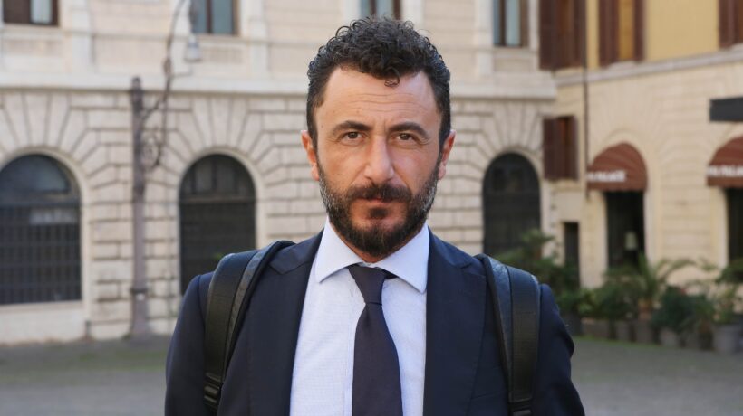 Racconti opposti sul caso di Pozzolo: «È stato lui». «Sospetti sulla scorta»
