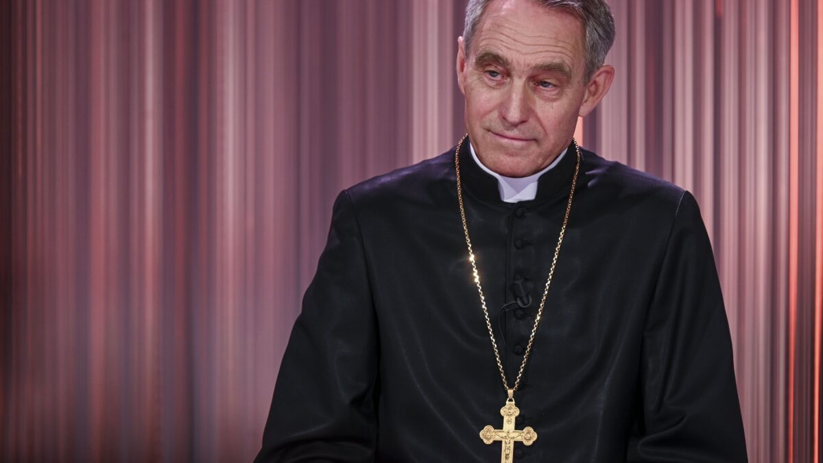 Bagno di folla per padre Georg che svela Ratzinger