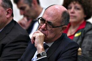 Adesso rischia pure la radiazione