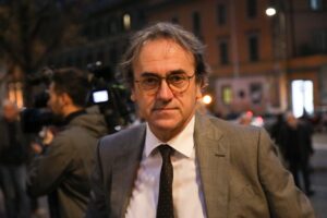 La sinistra la spara grossa: stop alle armi