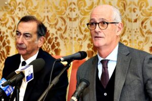 Sala mette la retro e copia la Lega per armare i ghisa con il taser