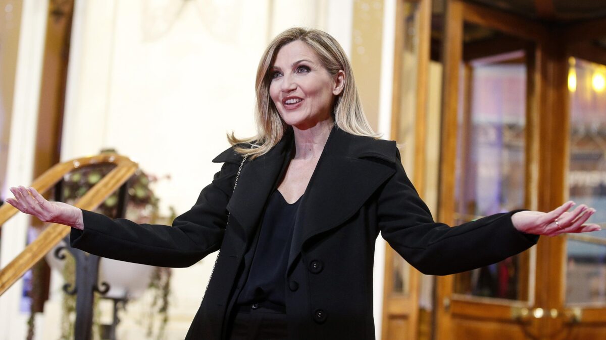 Sinistra basita: la Cuccarini non è omofoba