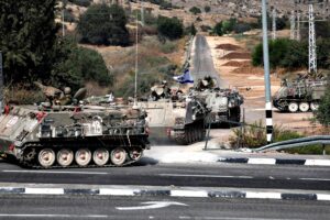 Decine di razzi di Hezbollah su Israele. L’Iran minaccia gli Usa nel Mar Rosso