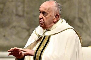 Anatema del Papa sull’utero in affitto: «Deprecabile, il mondo lo proibisca»