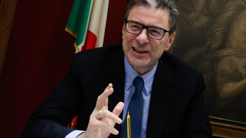 Goldman, la banca che piace ai dem: «Bene la Meloni, comprate i Btp»