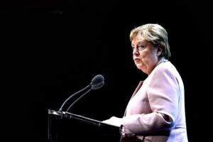 L’epicentro della crisi del Continente questa volta si trova tra Parigi e Berlino