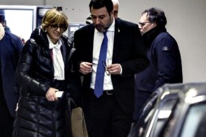 Open Arms, Salvini sbugiarda Conte: «Condivideva tutto, poi cambiò idea»