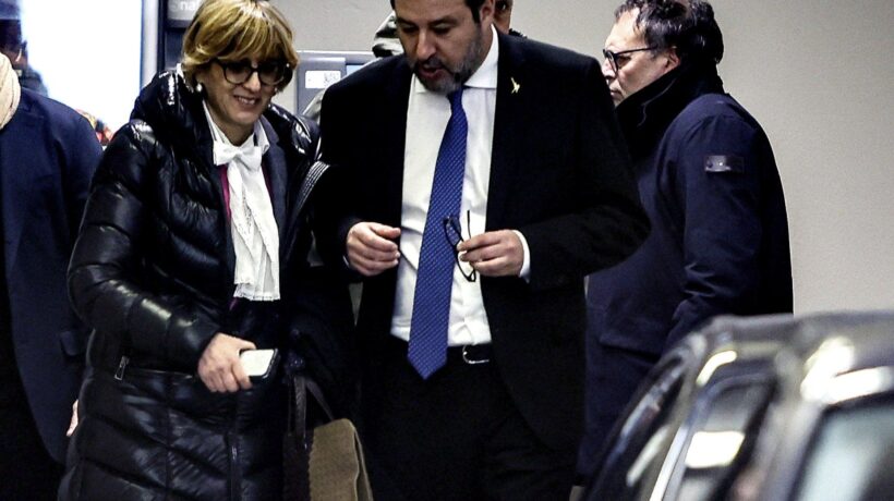 Open Arms, Salvini sbugiarda Conte: «Condivideva tutto, poi cambiò idea»