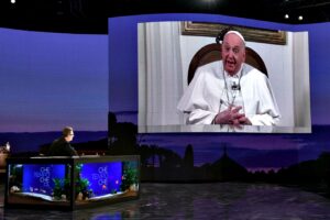 Il Papa da Fazio: chi mi contesta non sa le cose
