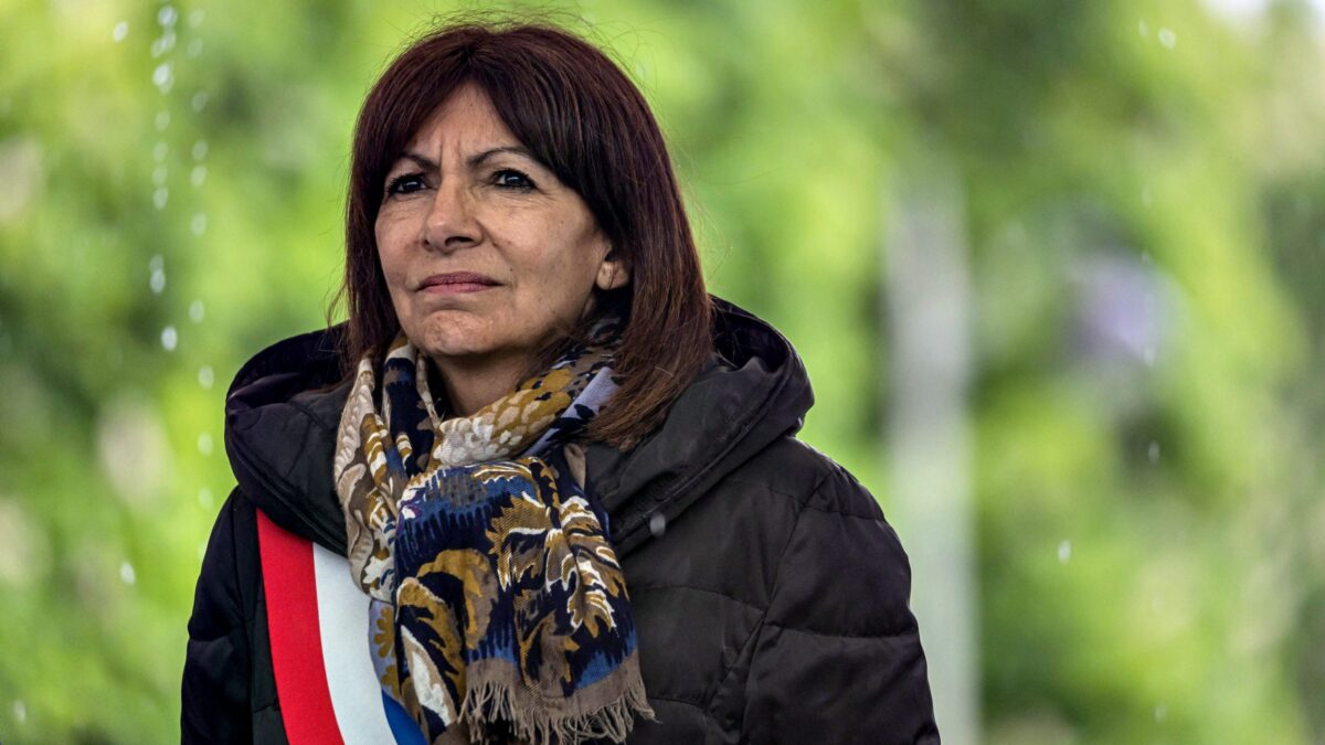 Il sindaco di Parigi toglie i finanziamenti alla scuola cattolica per vendetta politica