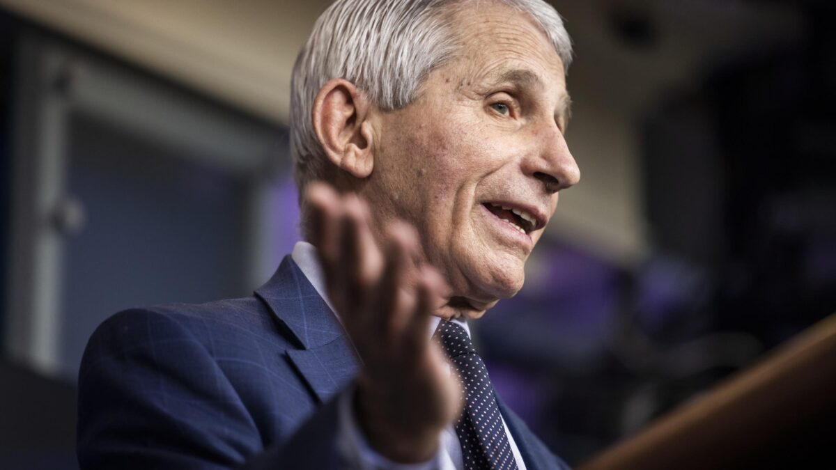 Gli scienziati Usa contro i Fauci boys: «Chiarire i loro legami con Wuhan»