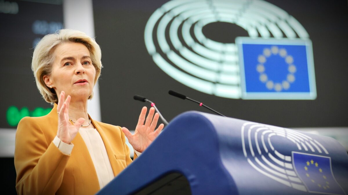 Dall’Ucraina alla super-Ia Ursula vuol prendere voti ma fa il pieno solo di gaffe