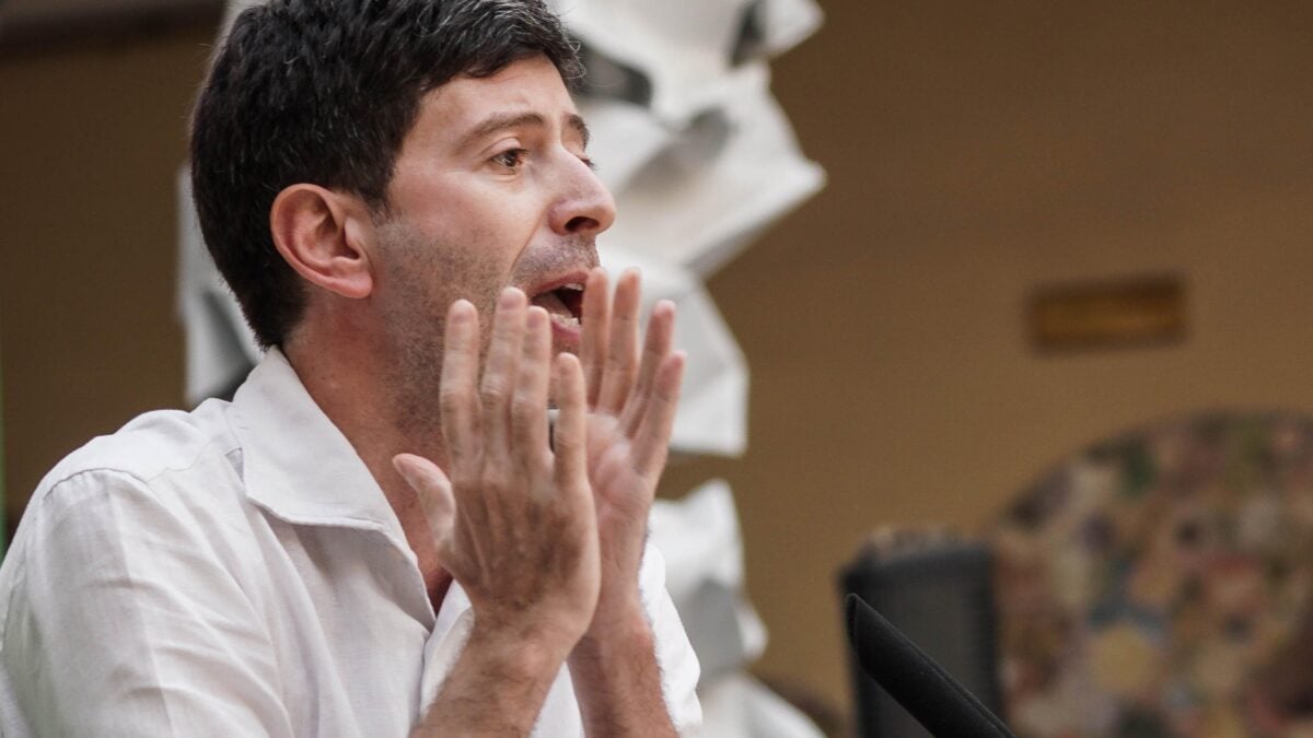 Speranza presenta il libro in lockdown con Conte e Schlein