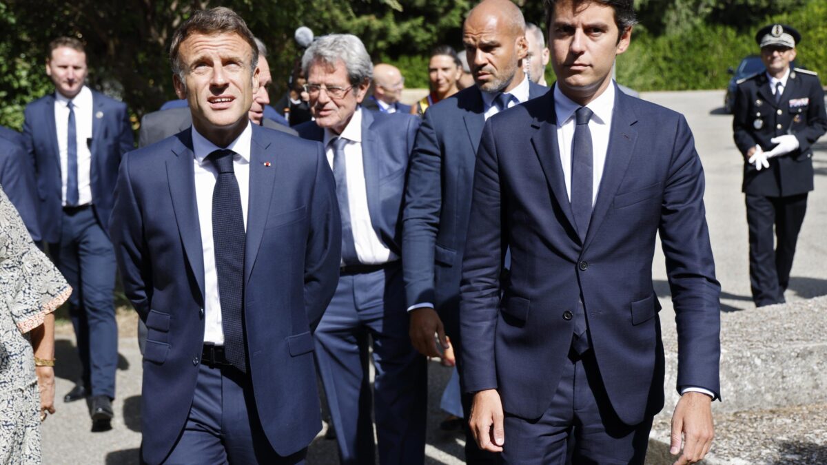 I trattori marciano pure in Spagna. Macron e Attal giustificano l’Europa