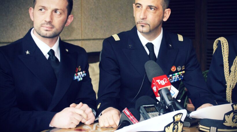 Gli inconsolabili per l’«acchiappanazi» ieri ridevano dell’umiliazione dei marò