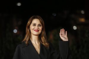 La Cortellesi ora riscrive le fiabe ai bimbi