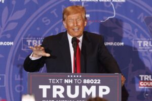 Il sexy-gate del giudice che vuol processarlo spinge la corsa di Trump