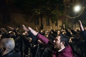«Il saluto romano non è sempre reato»