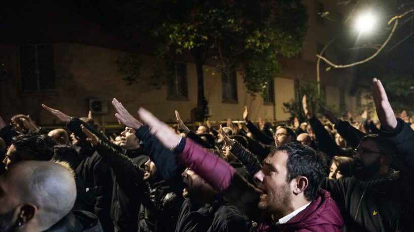 «Il saluto romano non è sempre reato»