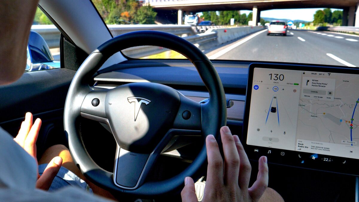Guerra per carpire i dati degli automobilisti