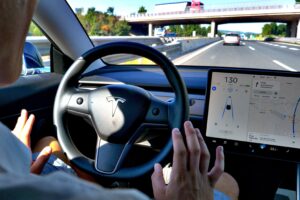 Guerra per carpire i dati degli automobilisti