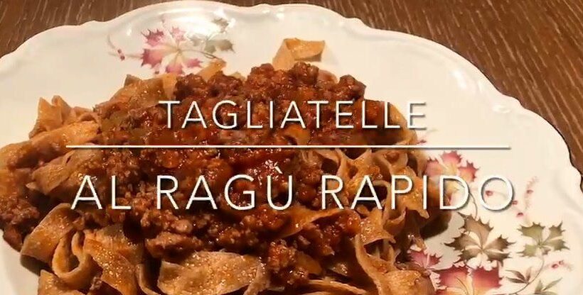 Cuciniamo insieme: tagliatelle al ragù rapido