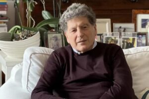 Sarantis Thanopulos: «Bloccare la pubertà va contro la scienza. Ormai è un mercato»