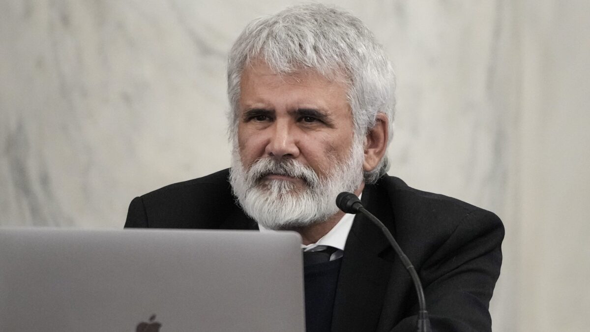 «I governi sono in guerra con noi.E Gates è più potente di certi Stati»