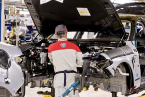 Basta aiuti, il futuro di Fiat è a Parigi. E la famiglia ci risarcisca con l’Alfa
