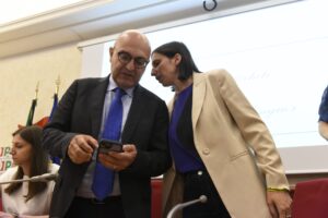 Calenda sfida il Pd: portiamo «Jaky» in Aula