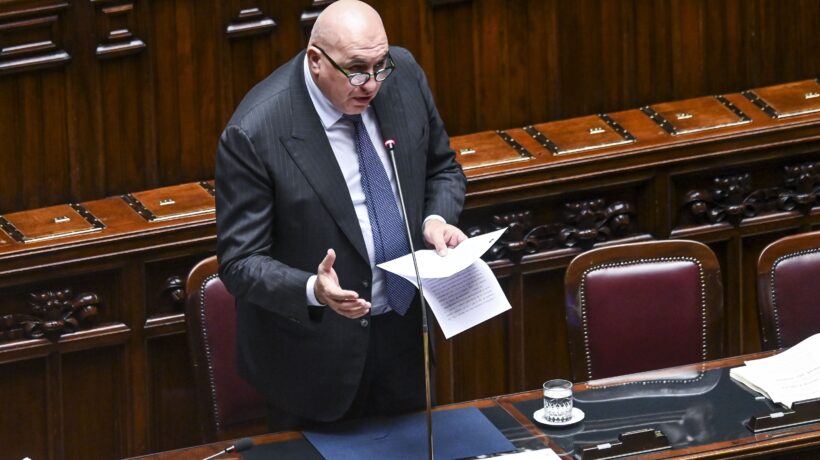 Crosetto sgonfia il patto con Kiev. «Non è vincolante a livello militare»