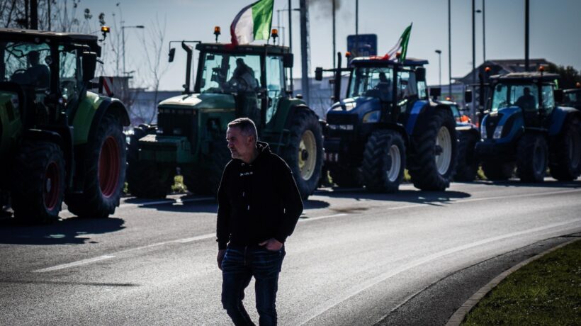 I trattori marciano verso Roma. La Meloni: 8 miliardi all’agricoltura