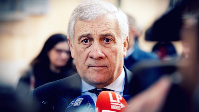 Tajani riprova a mediare: «La Salis chieda i domiciliari». Ma gli avvocati cincischiano