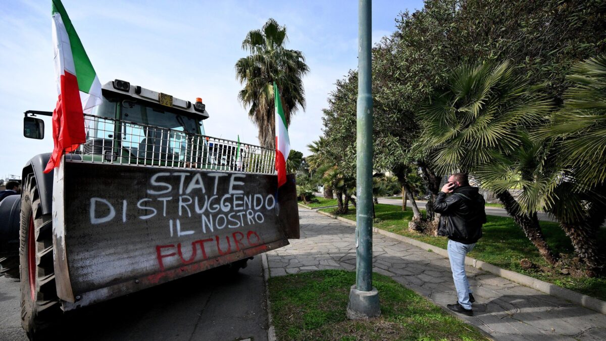 «Niente palco»: trattori scatenati