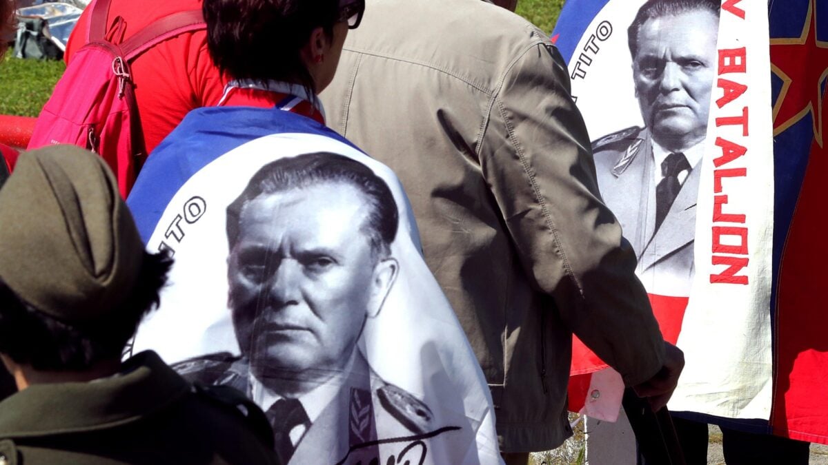 «Via la medaglia al dittatore Tito». Ma il Pd si oppone e blocca tutto